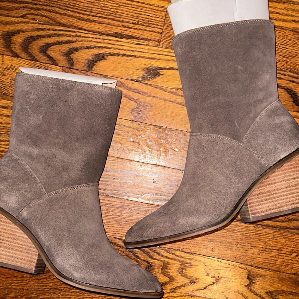*Brand new* Lucky Brand boots
